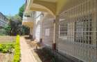 6 Bed House with En Suite in Nyari - 5