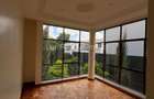 5 Bed Townhouse with En Suite in Lavington - 7