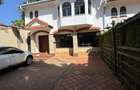 4 Bed Townhouse with En Suite in Rhapta Road - 15