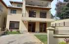 5 Bed Townhouse with En Suite at Lavington - 1