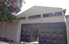 7,089 ft² Warehouse with Parking in Industrial Area - 1