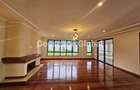 5 Bed House with En Suite in Loresho - 11