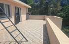 5 Bed House with En Suite in Lavington - 14