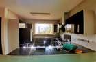3 Bed Apartment with En Suite at Riverside Drive - 17