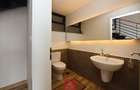 4 Bed Apartment with En Suite at Riverside Drive - 8