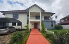 5 Bed Townhouse with En Suite at Paradise - 1