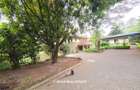 5 Bed House with Swimming Pool in Rosslyn - 11