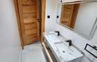 5 Bed House with Garden in Cianda - 6