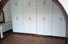 5 Bed House with En Suite at Ridgeways - 17