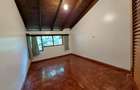 4 Bed House with En Suite at Lake View - 15