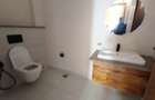 4 Bed House with En Suite in Loresho - 12