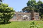 3 Bed House with Garden at Garden Estate - 2