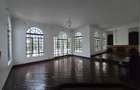 5 Bed House with En Suite in Nyari - 3