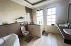 4 Bed Apartment with En Suite in Spring Valley - 18