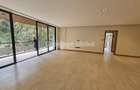 4 Bed Apartment with En Suite in Spring Valley - 6