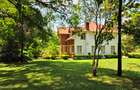 5 Bed Townhouse with En Suite in Rosslyn - 1