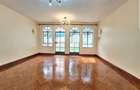 5 Bed Townhouse with En Suite in Riverside - 4
