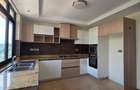 3 Bed Apartment with En Suite in Riverside - 6