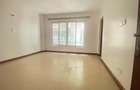 4 Bed Apartment with En Suite at Parklands - 10