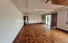 5 Bed House with En Suite in Lavington - 3
