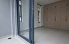 2 Bed Apartment in Brookside - 8