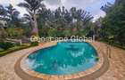 5 Bed House with En Suite in Runda - 1