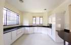 5 Bed Townhouse with En Suite at Lavington - 7