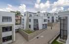 5 Bed Townhouse with En Suite at Lavington - 15