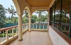 5 Bed House with En Suite in Runda - 2