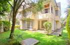 5 Bed Townhouse with En Suite at Lavington Green - 3