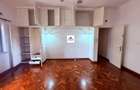 4 Bed House with En Suite in Spring Valley - 7