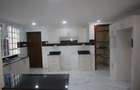 5 Bed Townhouse with En Suite in Lavington - 4