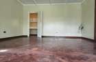 4 Bed House with En Suite in Rosslyn - 5