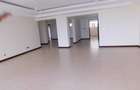 3 Bed Apartment with En Suite at City Mall - 8