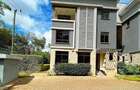 5 Bed Townhouse with En Suite at Lavington - 1