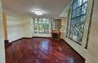 5 Bed House with En Suite in Lavington - 7