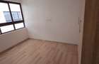 4 Bed Apartment with En Suite at Parklands Avenue - 15