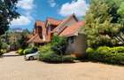 4 Bed House with En Suite at Lavington - 1