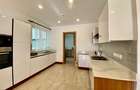 Serviced 2 Bed Apartment with En Suite in Parklands - 5