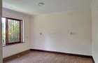 5 Bed Townhouse with En Suite in Spring Valley - 12