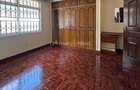 5 Bed Townhouse with En Suite in Lavington - 10