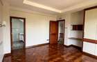 4 Bed Apartment with En Suite at Riverside Drive - 12