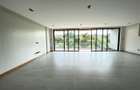 4 Bed Apartment with En Suite in Spring Valley - 2