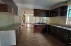 4 Bed Townhouse with En Suite at Lavington - 6