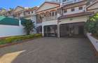4 Bed Townhouse with En Suite at Brookside Drive - 2
