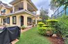 4 Bed Townhouse with En Suite at Lavington - 2