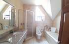 4 Bed Townhouse with En Suite at Lavington - 16