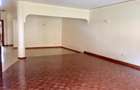 5 Bed House with En Suite in Lavington - 4