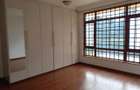 5 Bed Townhouse with En Suite in Runda - 3