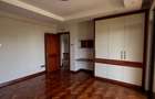 4 Bed Apartment with En Suite at Riverside Drive - 15